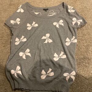 Torrid gray top with bows